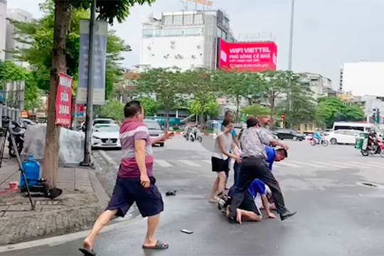 Điều tra vụ phóng viên Đài Phát thanh và Truyền hình Hà Nội bị hành hung khi tác nghiệp