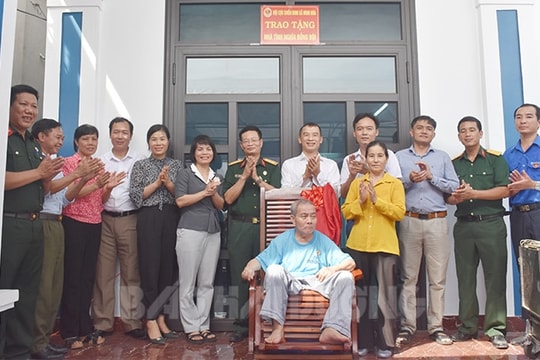 Minh Hòa hỗ trợ cựu chiến binh nghèo xây nhà “nghĩa tình đồng đội”