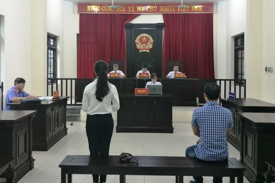 Có được uỷ quyền cho người khác ra tòa ly hôn?