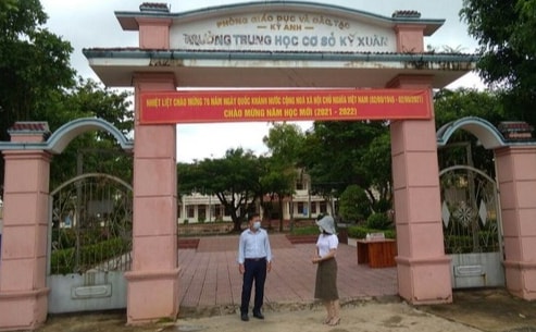 Buộc thôi việc một phó hiệu trưởng trường THCS tự ý bỏ việc