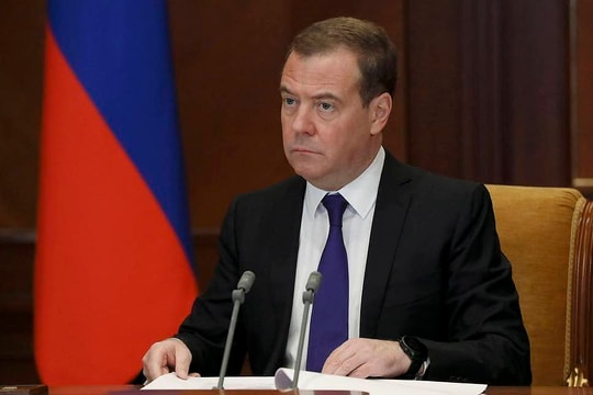 Ông Medvedev phản ứng trước kịch bản NATO điều quân đến Ukraine