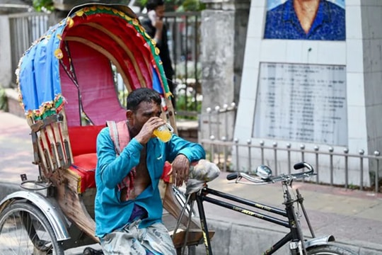 Bangladesh bị ảnh hưởng nặng nề do mất điện kéo dài trong thời tiết nắng nóng