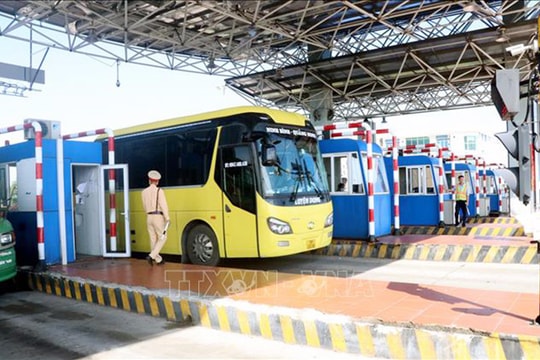 Số phương tiện dán thẻ thu phí không dừng đạt 92%