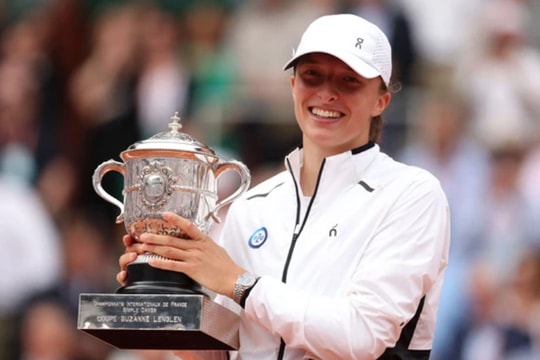 Iga Swiatek bảo vệ thành công chức vô địch Roland Garros