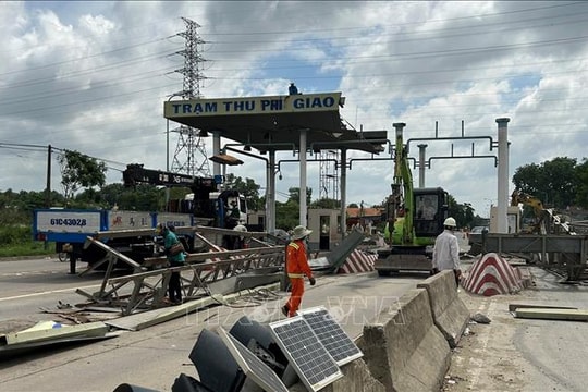 Tháo dỡ 2 trạm thu phí trên quốc lộ 1K địa phận Bình Dương, Đồng Nai