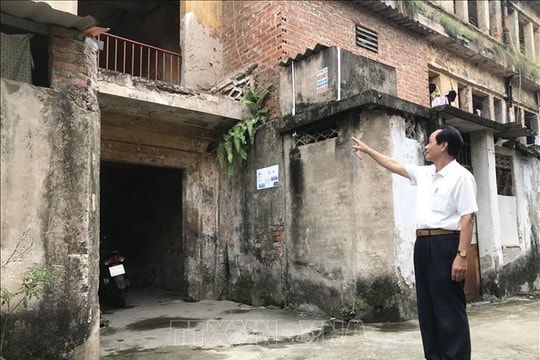 Nguy hiểm rình rập vì nhà tập thể xuống cấp nghiêm trọng