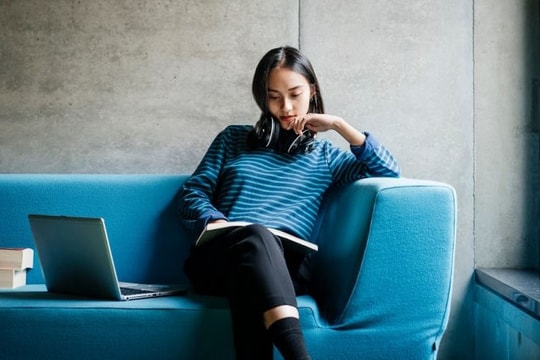 5 thói quen chi tiêu chứng tỏ bạn kiếm tiền nhiều nhưng mãi không giàu