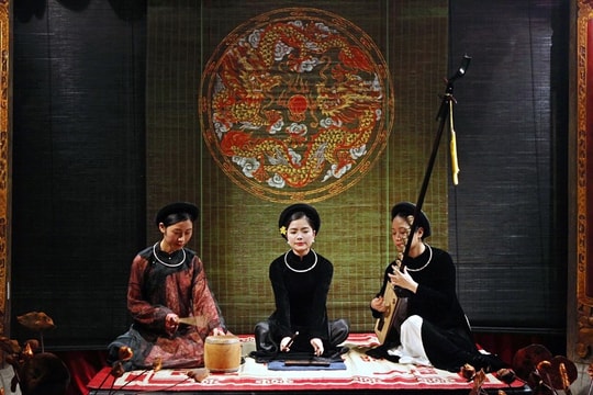 [Photos] Ca tru singing - A heritage of Vietnamese people