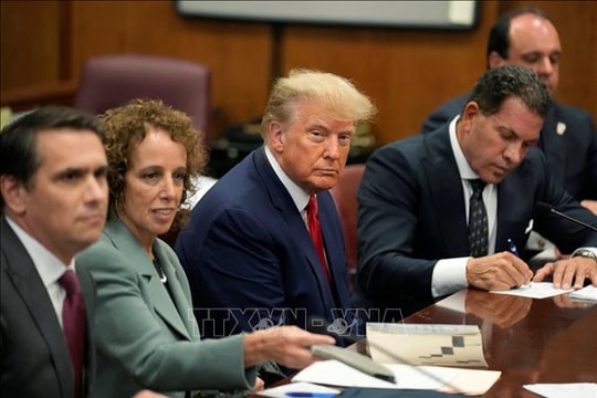 Vì sao bị truy tố hai lần nhưng chiến dịch tranh cử của ông Trump khó bị ảnh hưởng?