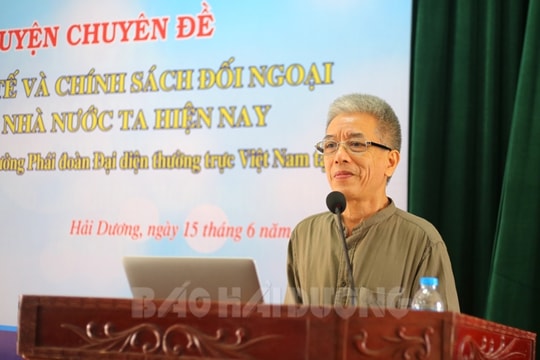 Đại sứ Bùi Thế Giang nói chuyện về tình hình quốc tế và chính sách đối ngoại của Việt Nam