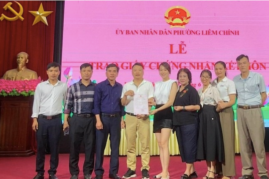 Phương Oanh làm lễ đăng ký kết hôn với Shark Bình tại Hà Nam