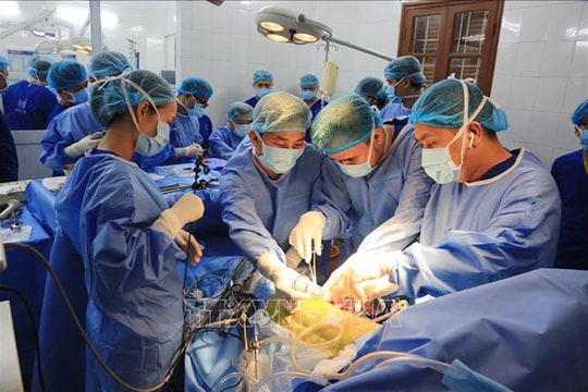 Bệnh viện Hữu nghị Việt Tiệp thực hiện thành công ca ghép thận đầu tiên