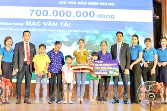 Bảo Việt Nhân thọ Hải Dương chi trả hơn 13 tỷ đồng quyền lợi bảo hiểm cho khách hàng