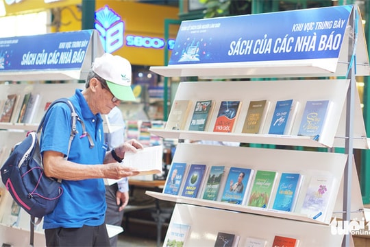 Hội sách đầu tiên của người làm báo