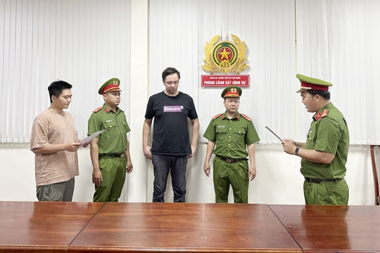 Người nước ngoài đứng sau 3 công ty cho vay lãi nặng