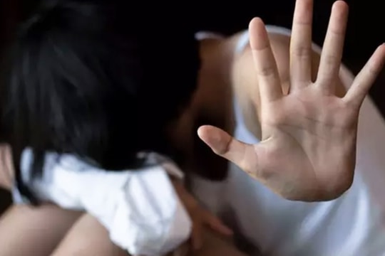 Tung ảnh "nóng" người yêu cũ lên mạng xã hội để tống tiền