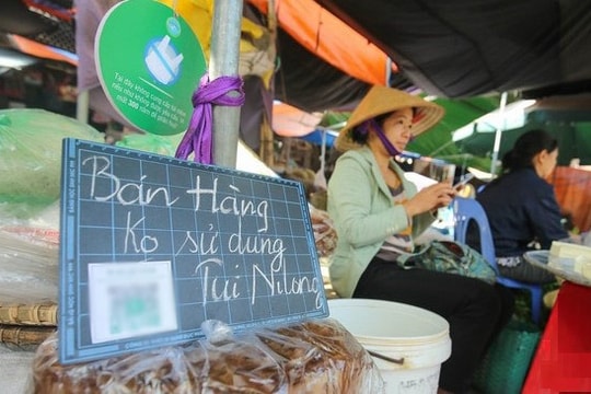 Chí Linh giảm tỷ lệ sử dụng túi ni lông tại chợ dân sinh