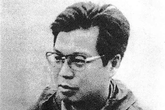Nhà báo Nhật Bản Takano Isao: "Tay cầm máy ảnh, còn ghi nắng chiều"