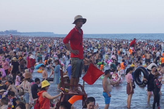 Thanh Hóa đón lượng khách du lịch “siêu khủng” trong 6 tháng