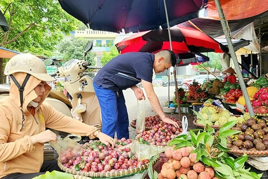 Nhiều mặt hàng đắt khách dịp Tết Đoan Ngọ 