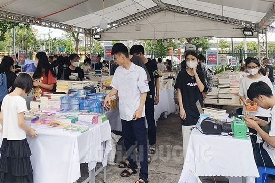 Hội sách "Khởi nguồn tri thức” tại Thư viện tỉnh Hải Dương
