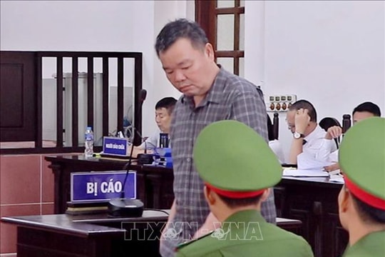 Nguyên Trưởng Ban Tuyên giáo Tỉnh ủy Hòa Bình lĩnh án 4,5 năm tù