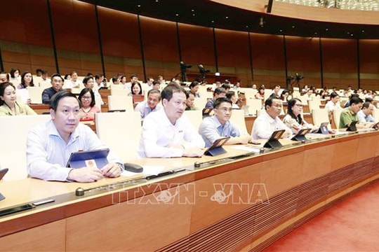 Ngày 23.6, Quốc hội thông qua Luật Đấu thầu (sửa đổi) và Nghị quyết về việc lấy phiếu tín nhiệm