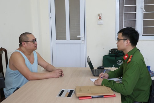 Bắt nhóm làm giả bằng đại học giống như thật