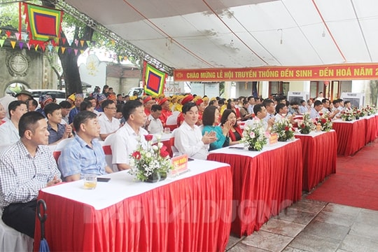Dâng hương tưởng niệm Đức Thánh Phi Bồng Hiệu Thiên