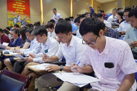 Không phổ biến một chiều trong tập huấn quy chế thi