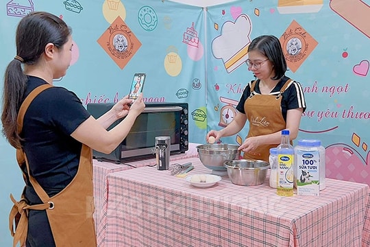 Lớp học nấu ăn online hút khách