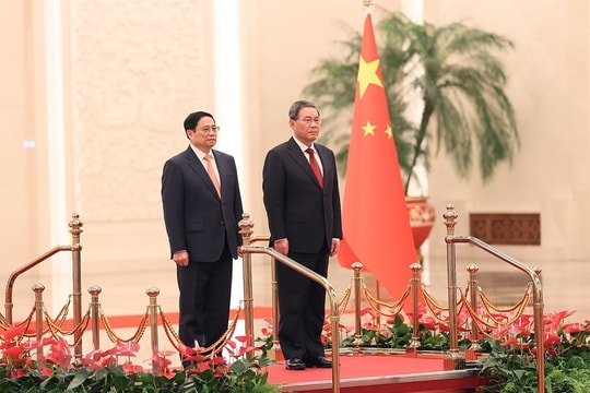 Thủ tướng Lý Cường chủ trì Lễ đón Thủ tướng Phạm Minh Chính thăm chính thức Trung Quốc