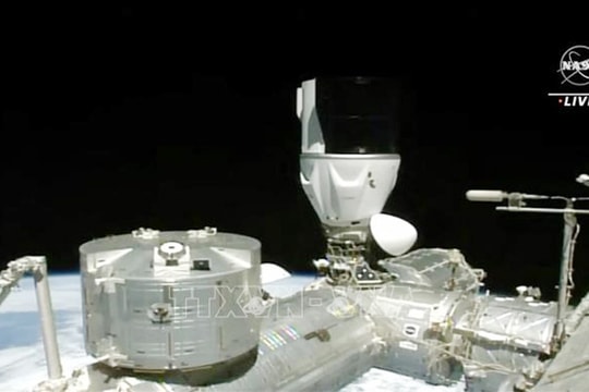 Tàu vũ trụ Dragon của SpaceX mang nhiều mẫu vật không gian về Trái Đất