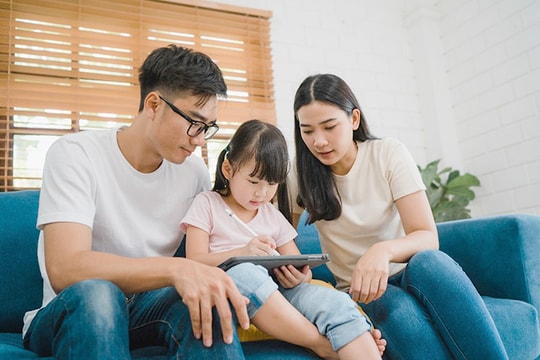 Dạy con về tiền có làm hư trẻ?
