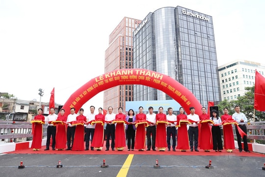 Hà Nội thông xe cầu vượt chữ C sau 1 năm chậm tiến độ