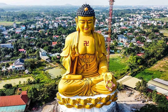 Chiêm bái tượng Phật A Di Đà lớn bậc nhất Đông Nam Á ở Hà Nội