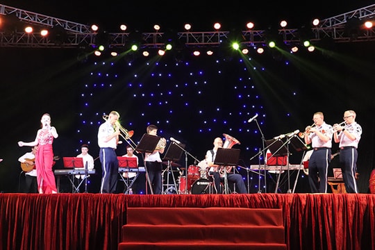 Besame Mucho - màn trình diễn bùng nổ trong đêm diễn của Pacific Brass