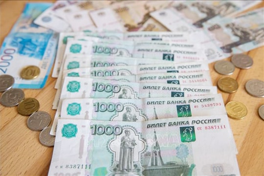 Italy phong tỏa khoảng 2 tỷ euro tài sản của các nhà tài phiệt Nga