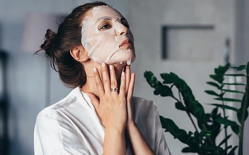 Những món mỹ phẩm không nên dùng hàng ngày