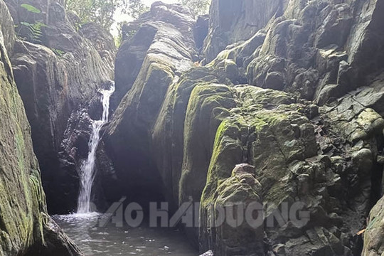  [Audio] Lội suối mát, bắt cua Thác Dây Diều