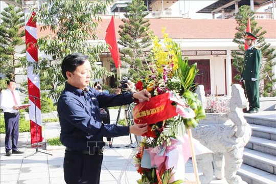 Phó Thủ tướng Trần Hồng Hà dâng hương tưởng niệm Tổng Bí thư Nguyễn Văn Cừ 
