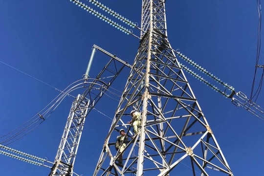 Gấp rút hoàn thành đường dây 500 kV kéo dài để tăng cung ứng điện cho miền Bắc 