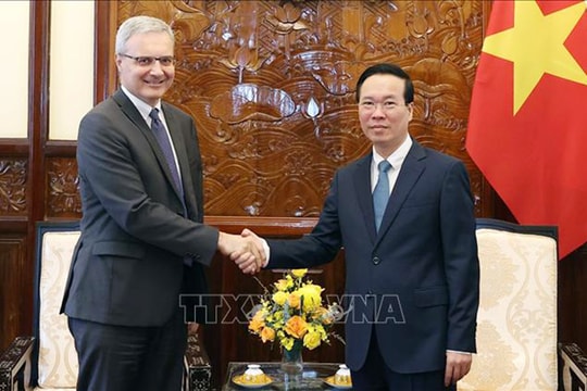 Chủ tịch nước Võ Văn Thưởng tiếp Đại sứ Pháp Nicolas Warnery