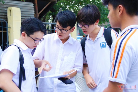 Thủ tướng yêu cầu báo cáo việc tuyển sinh lớp 10 công lập của Hà Nội
