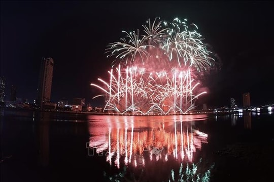 France wins Da Nang International Fireworks Festival 2023