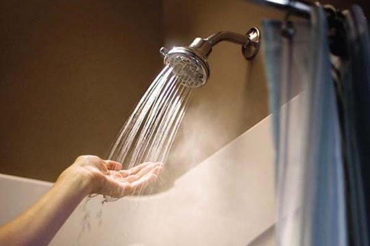 5 thói quen khi tắm phá sức khỏe phải bỏ ngay