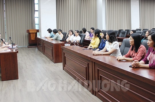 Nữ đại biểu Quốc hội và HĐND 2 cấp tỉnh Hải Dương nêu cao vai trò đại biểu dân cử