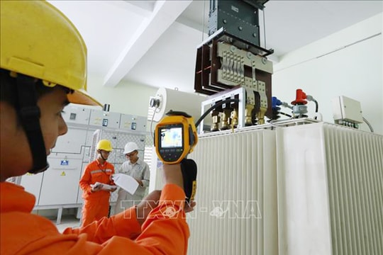 Nắng nóng gay gắt kéo dài, tiêu thụ điện tiếp tục tăng cao