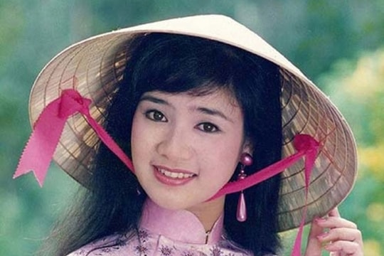 NSND Thu Hà thời trẻ đẹp cỡ nào mà được xem là ''khuôn vàng thước ngọc''?