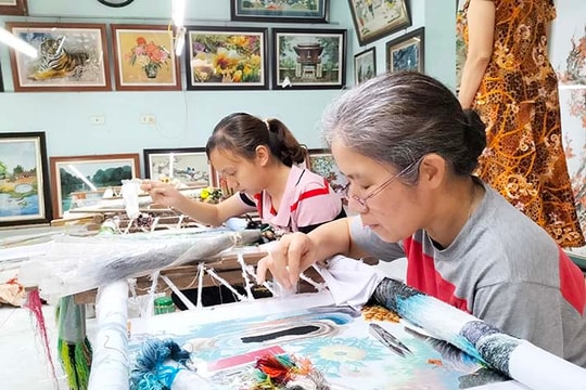 Tứ Kỳ đề xuất xã hội hóa, ưu tiên thu hút đầu tư với nghề thêu ren 